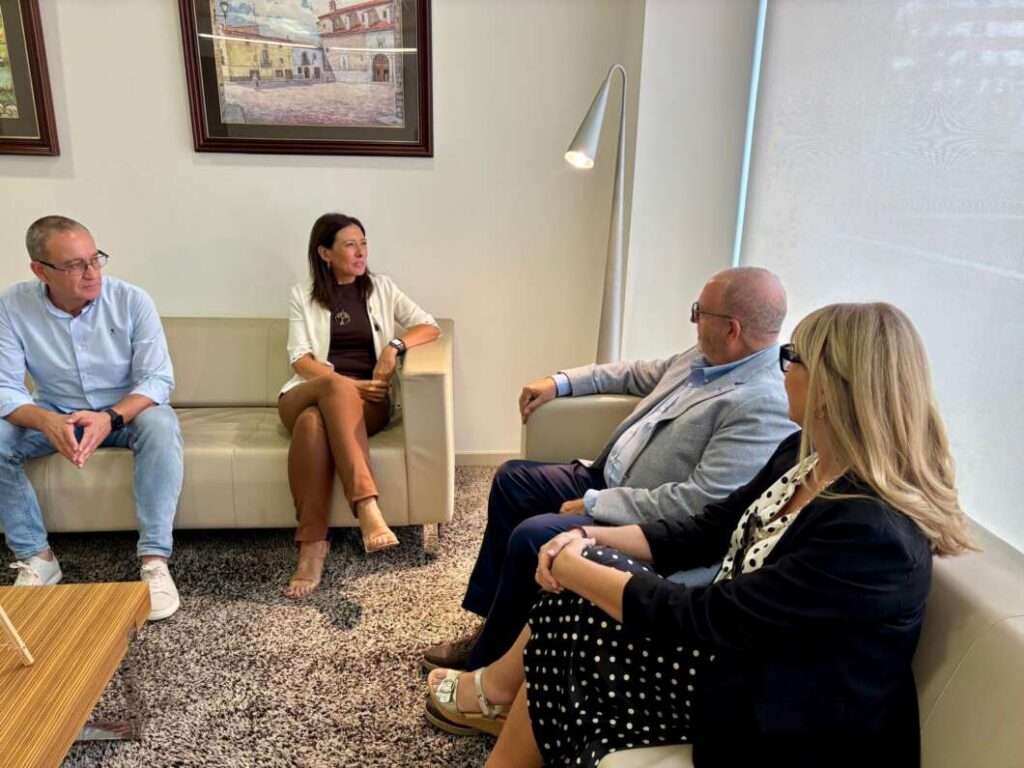 Almassora reforça la col·laboració amb Caixalmassora amb el nou president de l’entitat