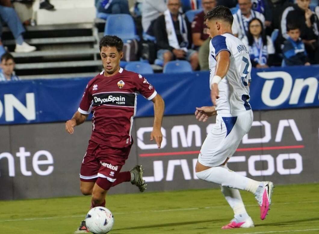CD Castellón, líder, Segunda División, bajas, Castalia