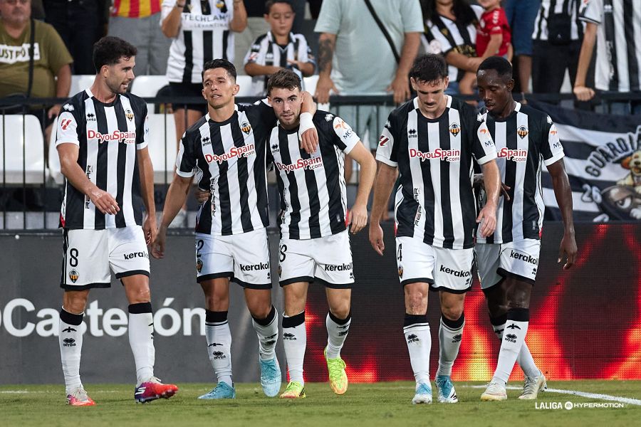 CD Castellón, Estadio Castalia, arranque, líder, liga