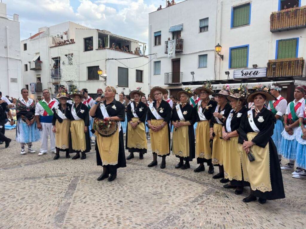 Peñíscola revive su tradición con las danzas en honor a la Virgen de la Ermitana