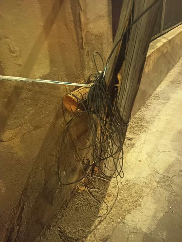 El PSPV alerta d'un pal de telefonia en mal estat a Castelló