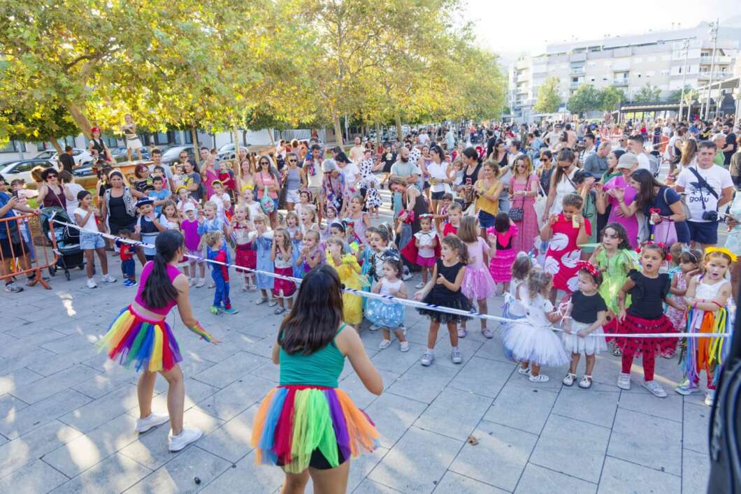 Benicàssim entra en la recta final de sus fiestas con el desfile infantil