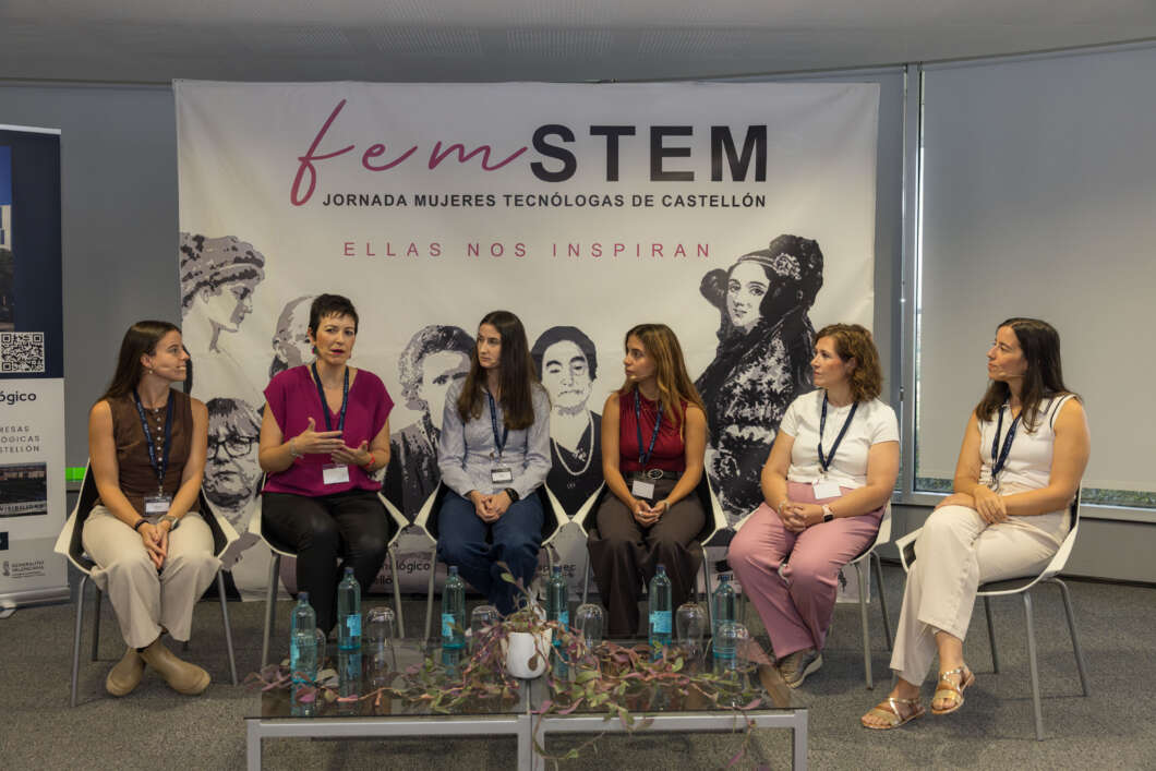 Espaitec apropa les professions STEM a l’alumnat de l’UJI