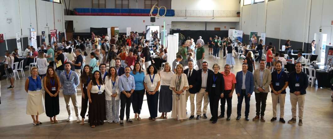 Vall d’Alba reúne a 600 personas en una feria para impulsar el empleo