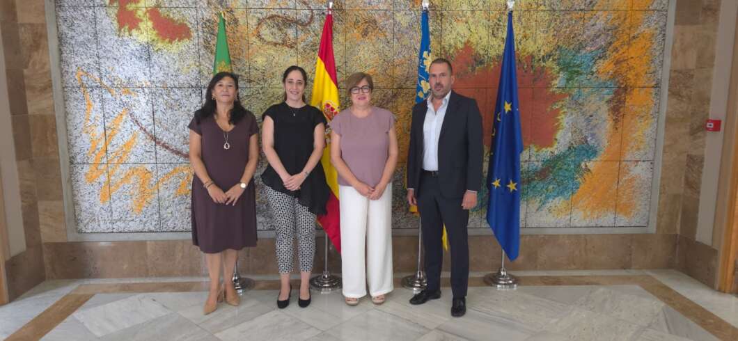 García Valls recibe a la nueva presidenta de los Graduados Sociales de Castellón