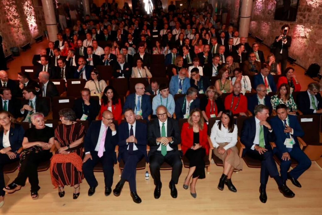 Iberdrola reconoce diez iniciativas que transforman el medio rural