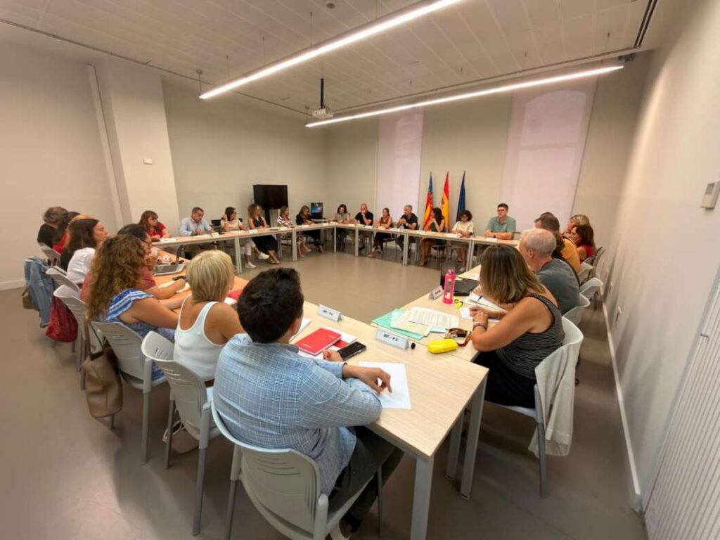 La Generalitat acuerda implantar la jornada de 35 horas para sus empleados públicos