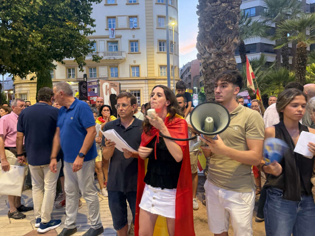 Castellón se moviliza en apoyo a Ceuta. Plaza Mª Agustina