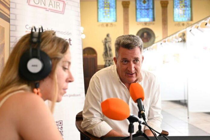 Martínez Mus (conseller): “El aeropuerto podría batir este año récord de pasajeros”