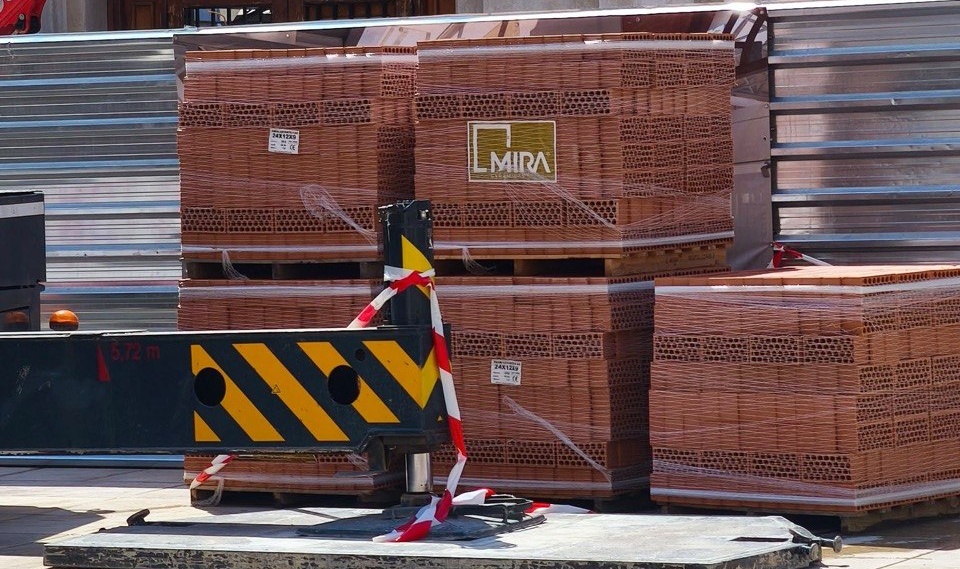 Material cerámico de Cuenca en el Mercado Central 2026