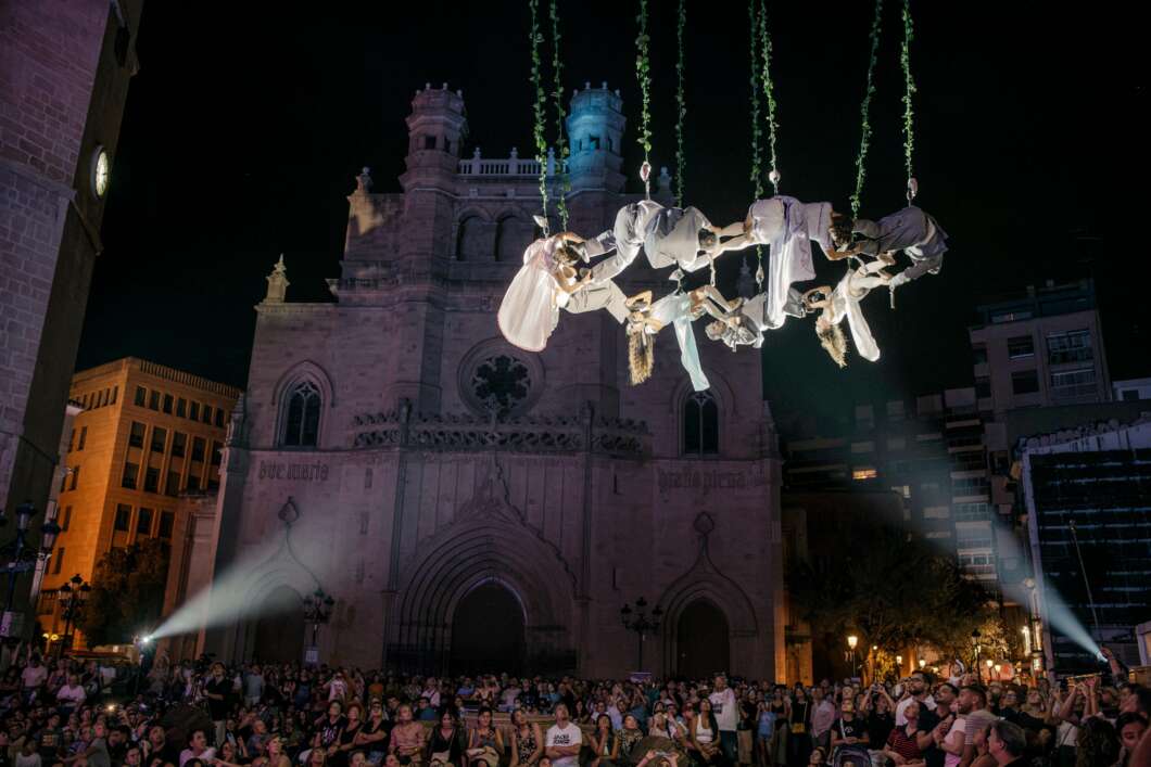 Más de 40.000 personas toman las calles de Castellón con el MUT! y el POT