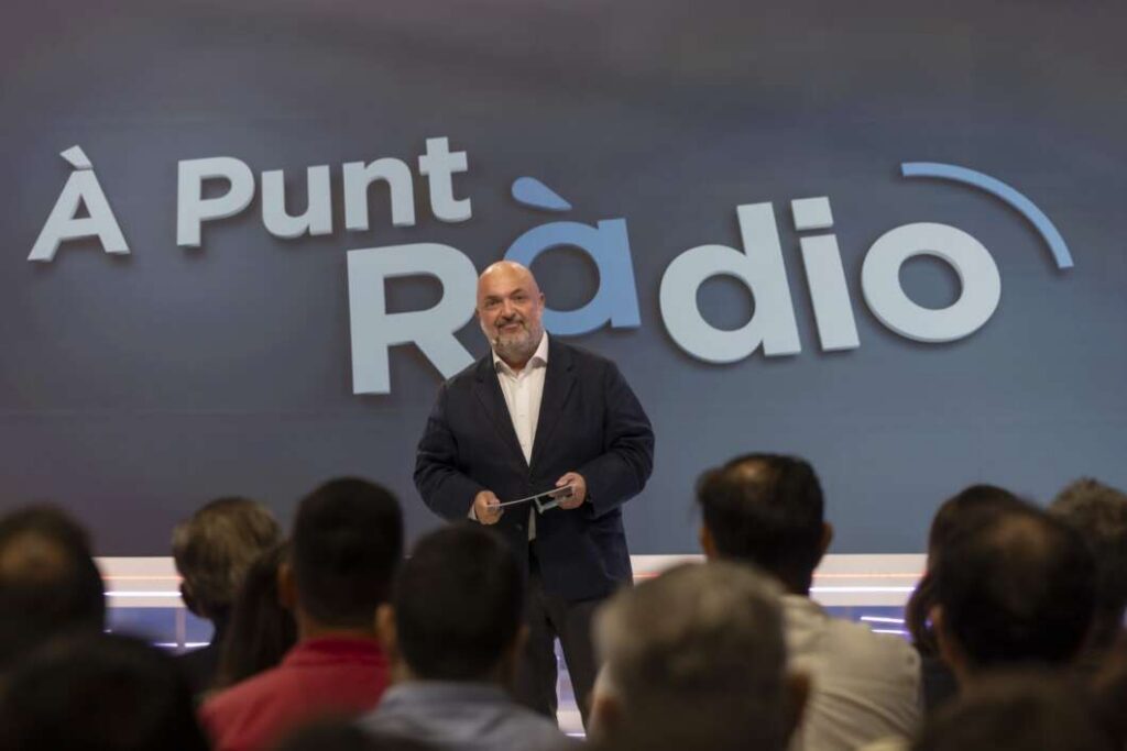 À Punt Ràdio amplia el directe i estrena nova temporada