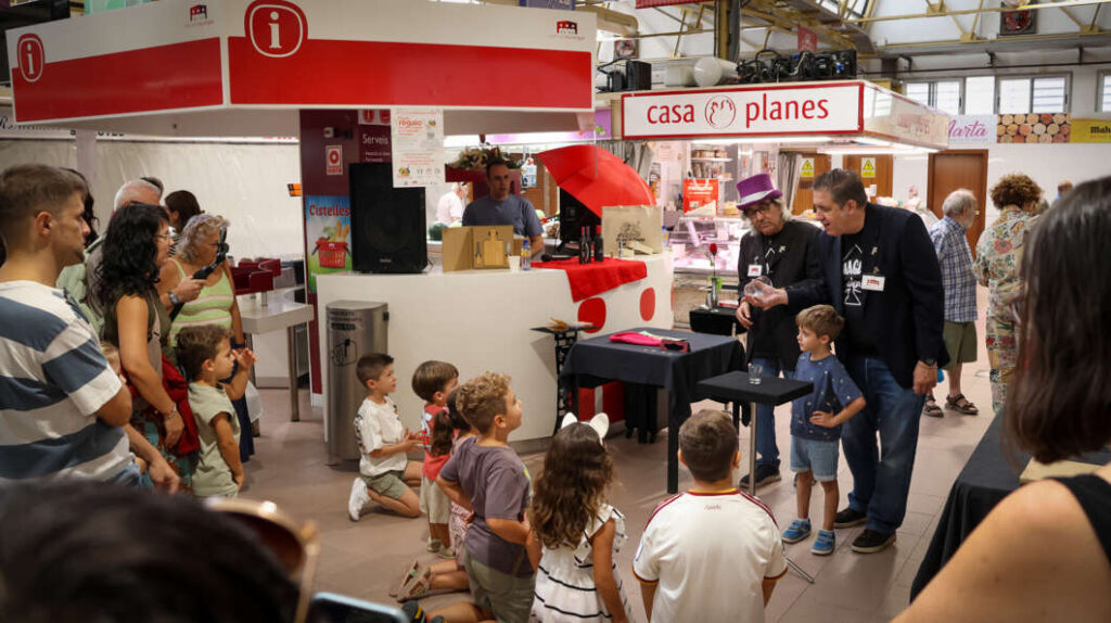 Onda impulsa el comercio local con una gran fiesta en el Mercat Municipal
