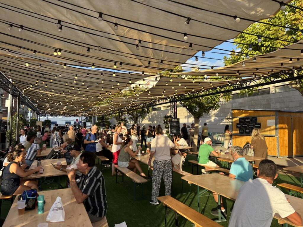 Peñíscola estrena ‘Jaleo’, su nuevo espacio de tardeo para las fiestas