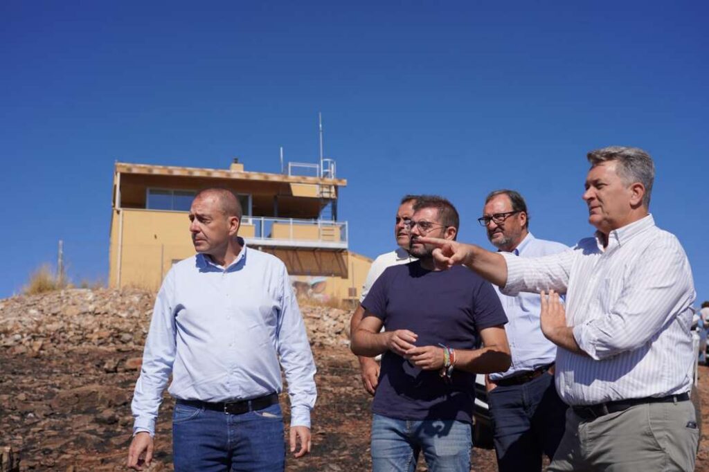 conseller Martínez Mus en Serra Calderona en post incendio Calderona