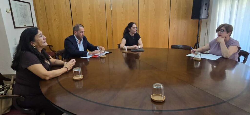 García Valls recibe a la nueva presidenta de los Graduados Sociales de Castellón
