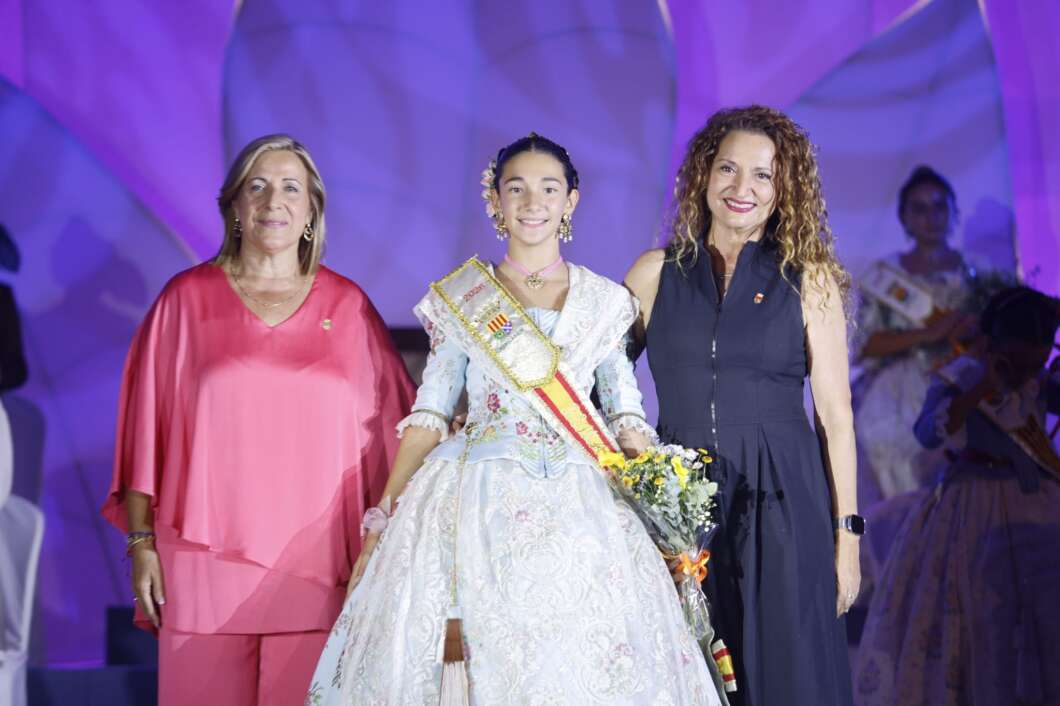 Aina Escuder, reina infantil de Benicàssim