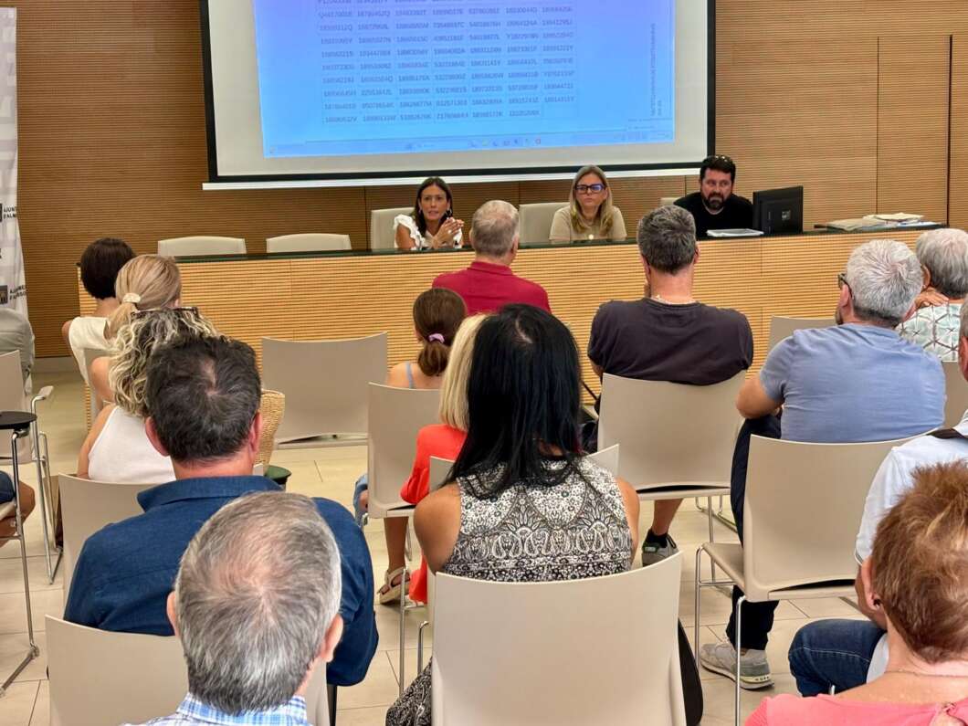 Reunión vecinos con alcaldesa Almassora