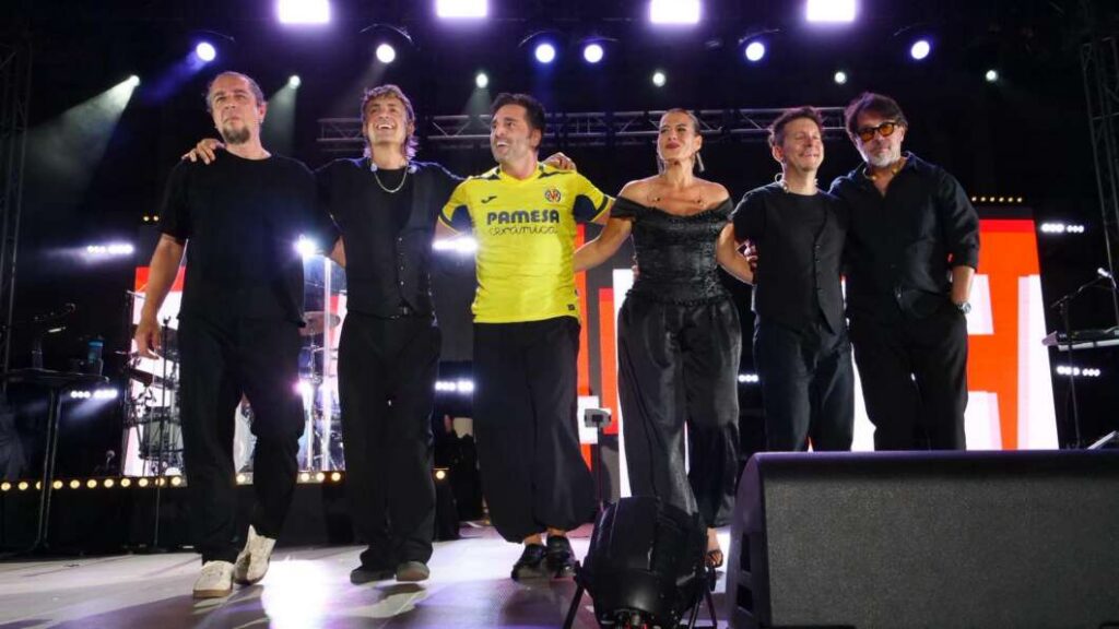 David Bustamante conquista Vila-real amb una plaça Major abarrotada