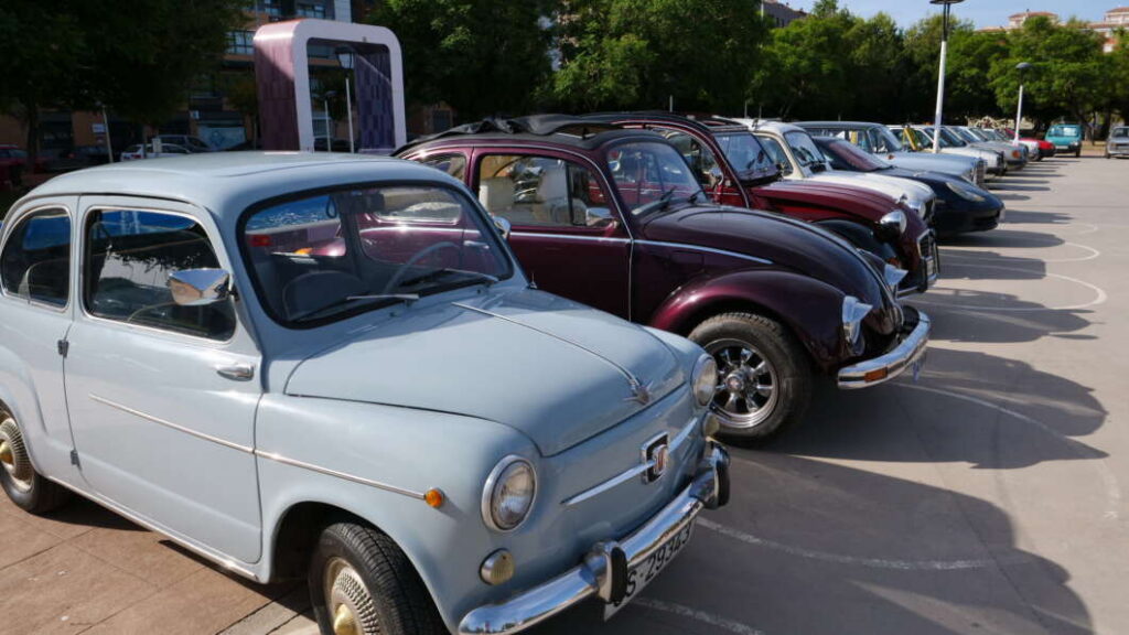 Vila-real reuneix els amants dels clàssics en la XXVI Concentració de Seat 600