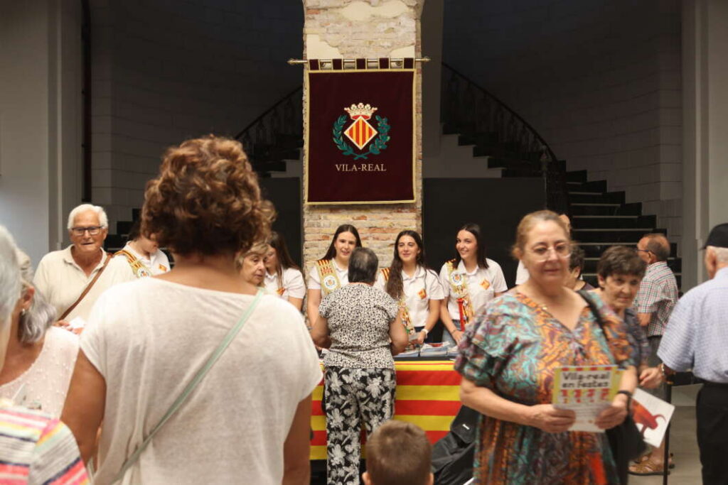 Vila-real inicia el repartiment del programa de les festes de la Mare de Déu de Gràcia