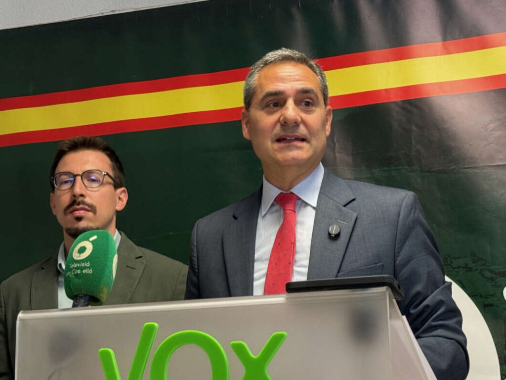 Ortolá marca distancias con el PP y mira a la Alcaldía