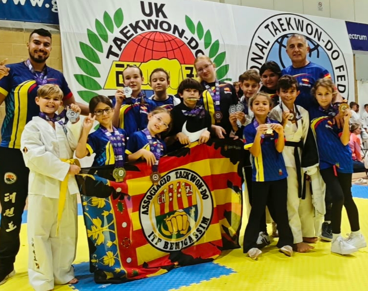El Taekwon-Do de Castellón triunfa en el UK Open 2026 con varios oros internacionales