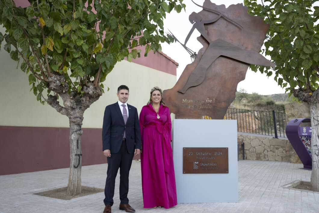 Figueroles recorda el Dia de la Província amb una escultura commemorativa