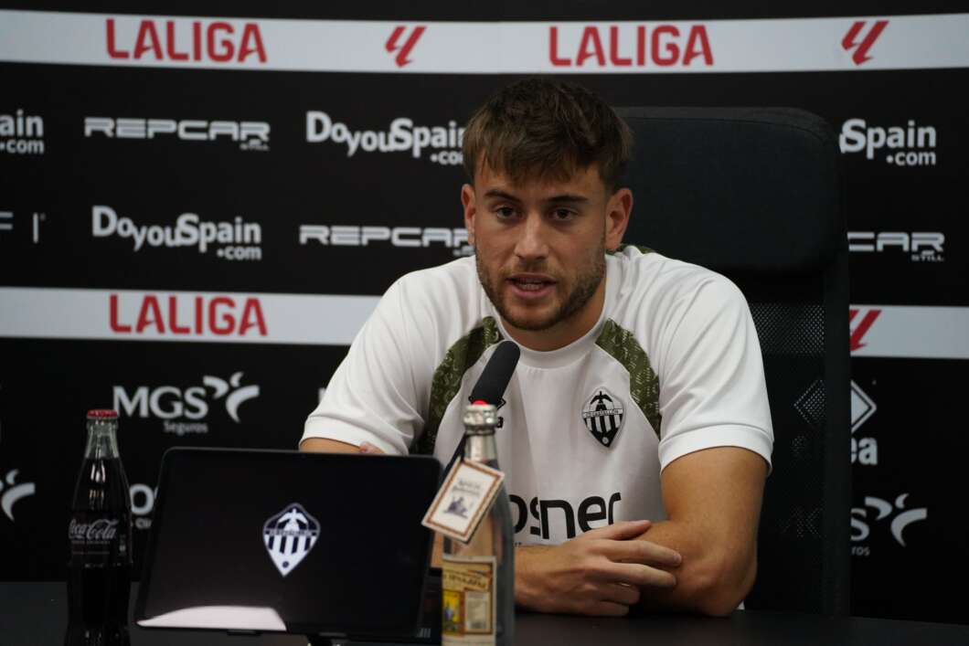 Ilias Kostis, defena, central, CD Castellón,