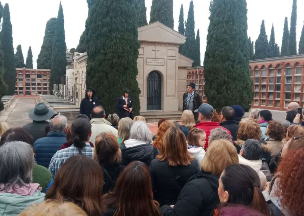 Viure la mort, castello escena,