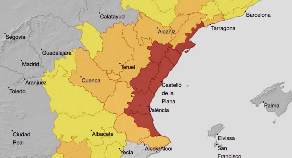 Aemet amplia el aviso rojo por lluvia al interior sur de Castellón 011026