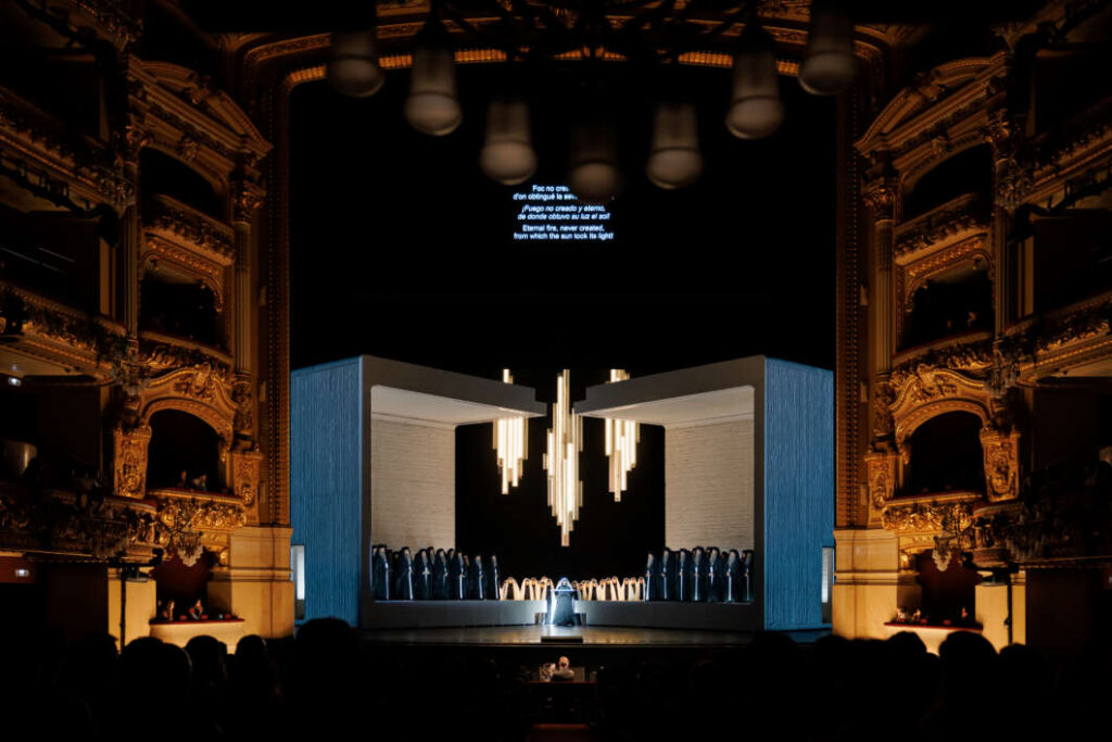 De Vila-real a dirigir en el Liceu, Josep Gil lleva su pasión por la música a los grandes escenarios de la ópera