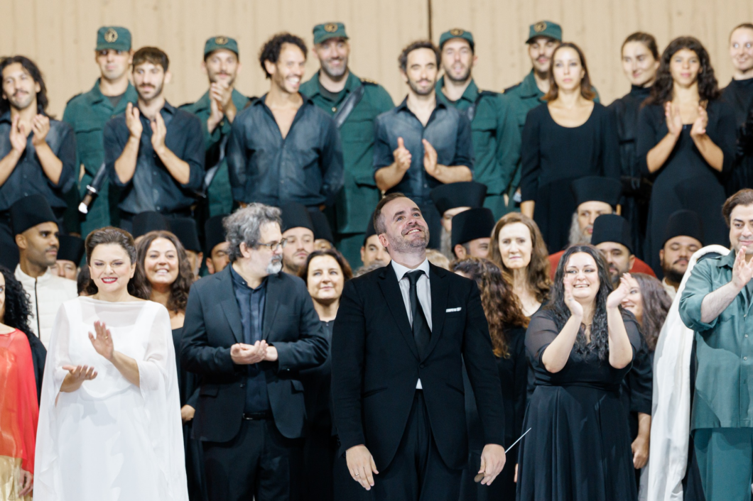 De Vila-real a dirigir en el Liceu, Josep Gil lleva su pasión por la música a los grandes escenarios de la ópera