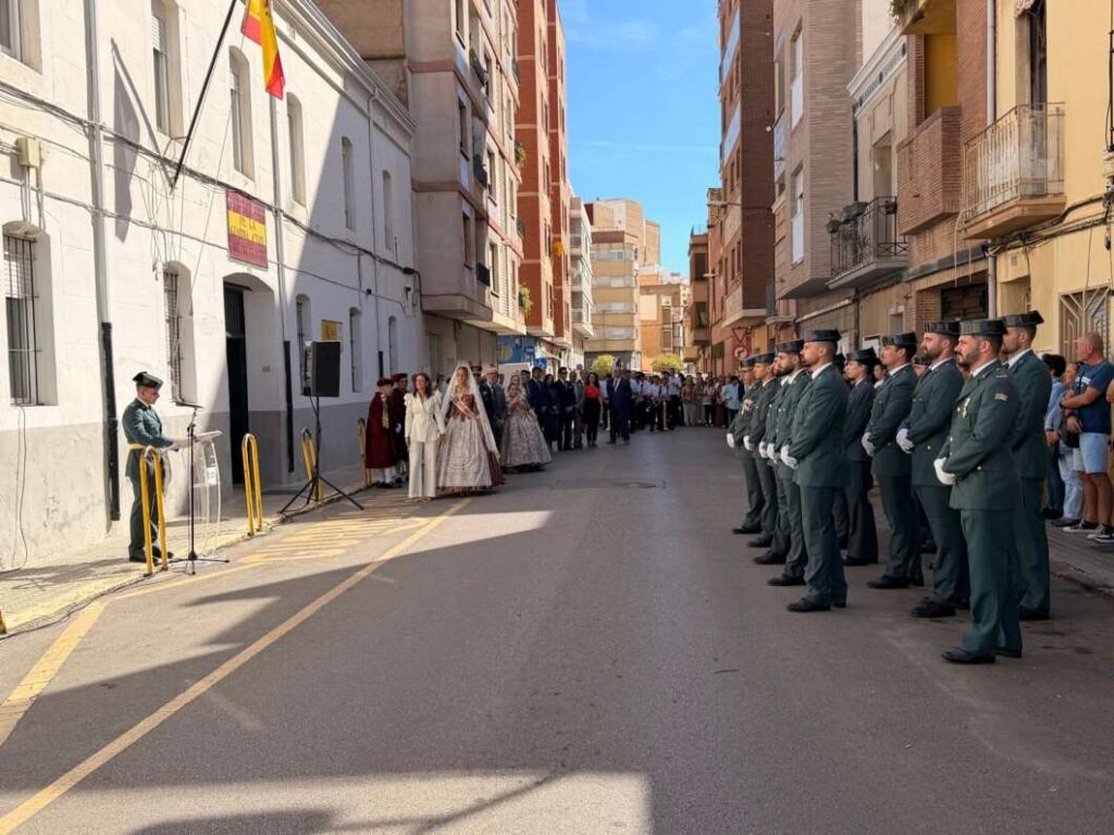 Almassora ret homenatge a la Guàrdia Civil pel dia de la Hispanitat