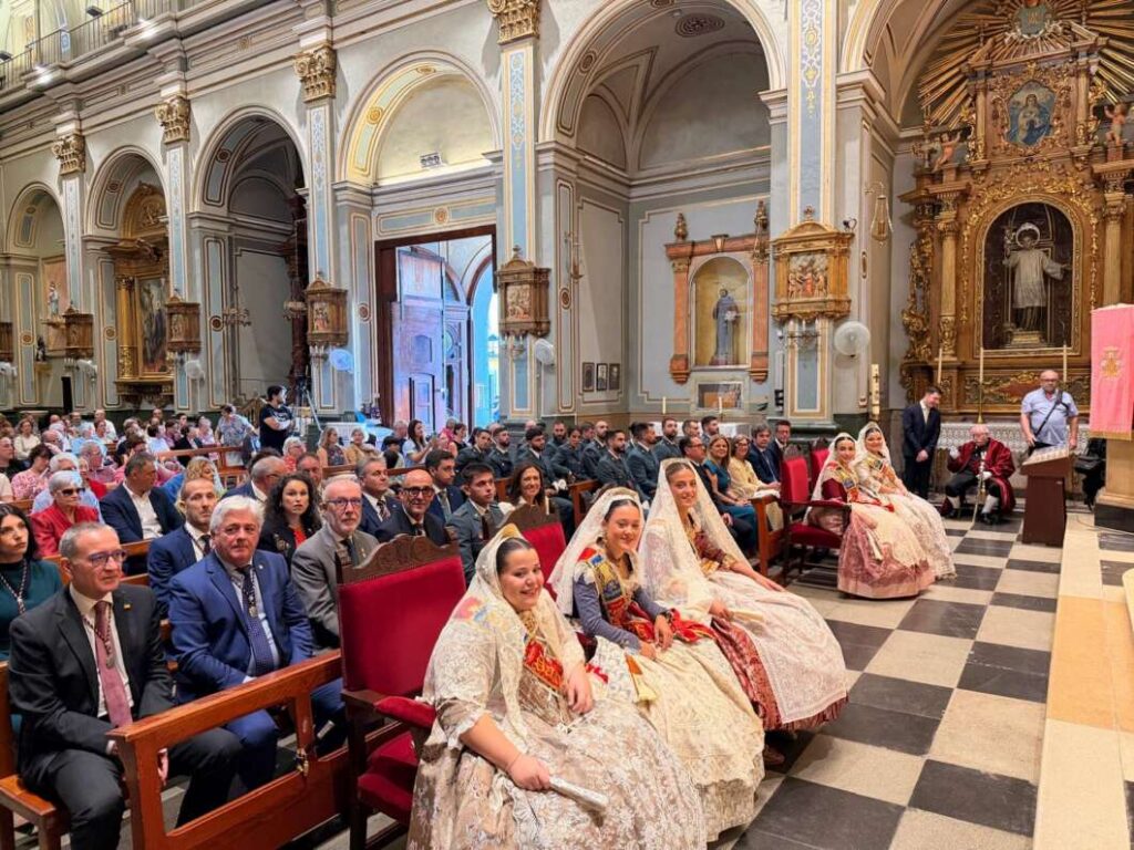 Almassora ret homenatge a la Guàrdia Civil pel dia de la Hispanitat