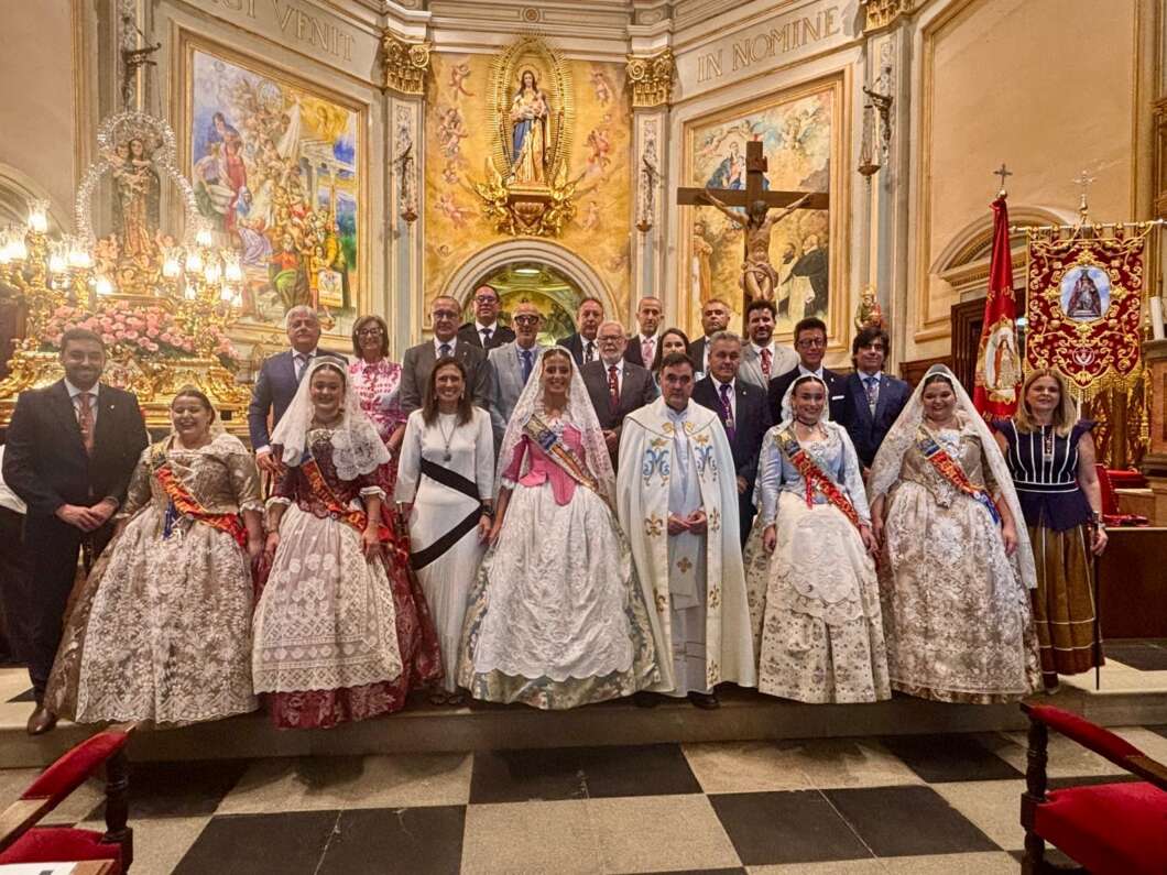 Almassora es bolca amb la Mare de Déu del Roser en el dia gran de les festes