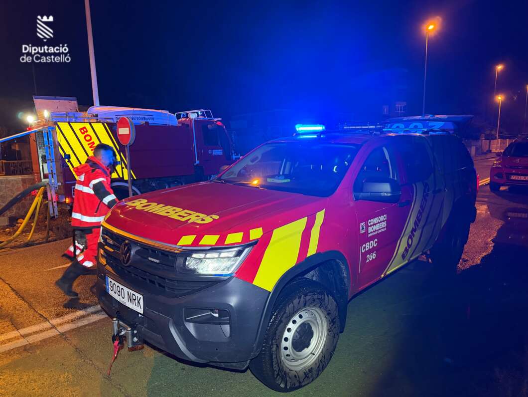 La alerta roja deja una noche de lluvias intensas, calles anegadas y 41 incidencias