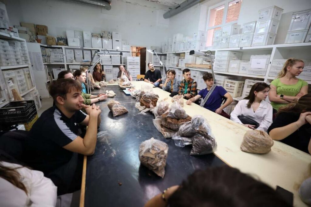 L’UJI forma 23 estudiants europeus en arqueologia i realitat virtual a Burriana