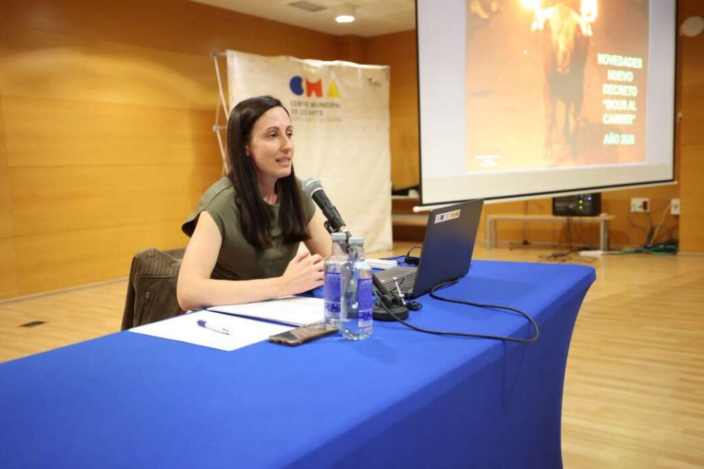 Burriana explica el nou reglament de bous al carrer