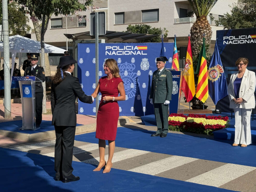 Distinciones. Celebración día del patrón Policía Nacional 071026
