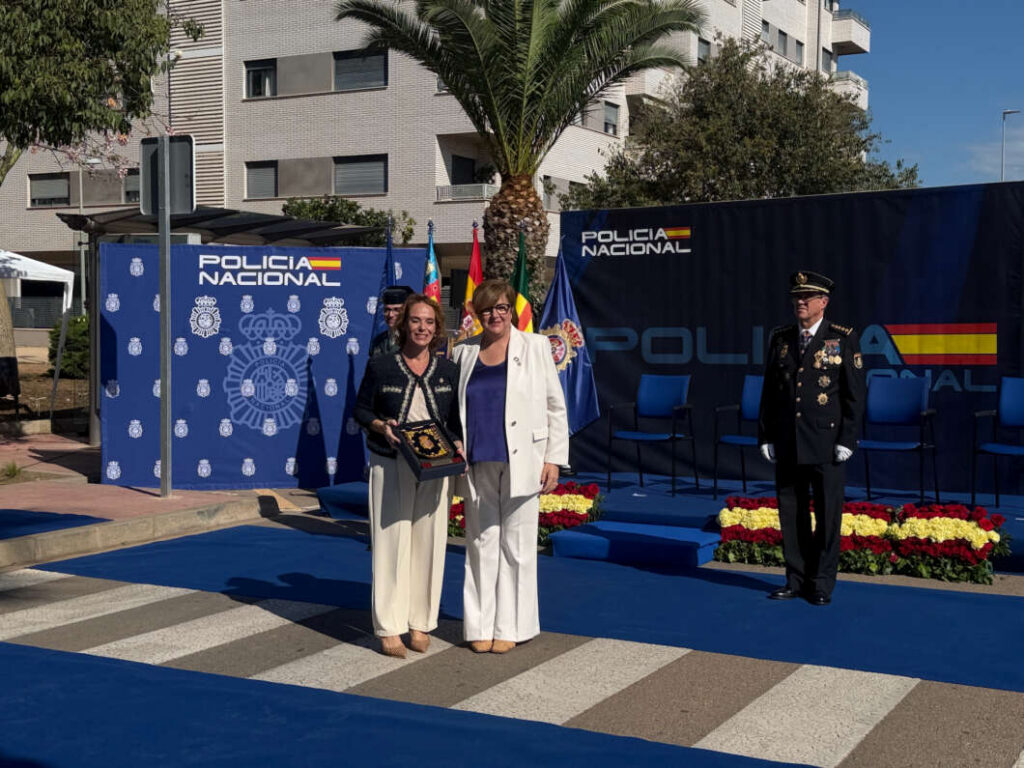 Distinciones. Celebración día del patrón Policía Nacional 071026