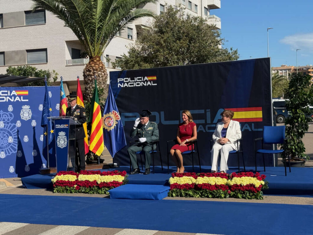 Distinciones. Celebración día del patrón Policía Nacional 071026