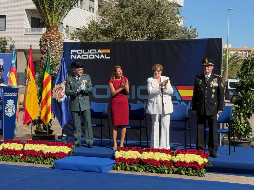 Distinciones. Celebración día del patrón Policía Nacional 071026