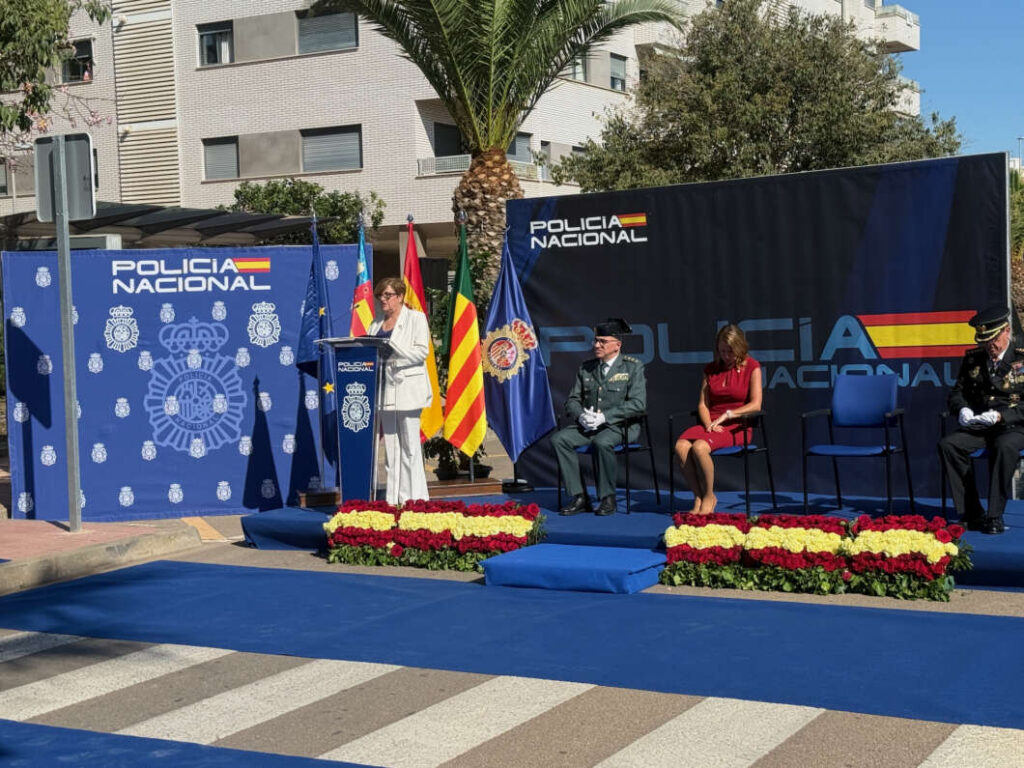 Distinciones. Celebración día del patrón Policía Nacional 071026