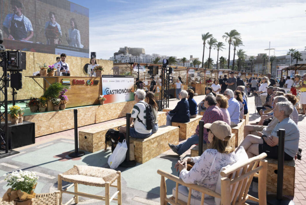Peníscola reuneix milers de persones en el Festival Gastronòmic Castelló Ruta de Sabor