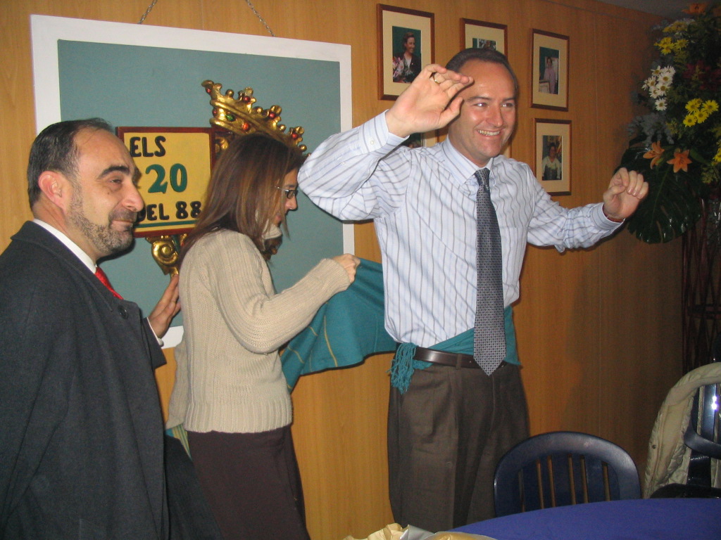 prensa con el alcalde Alberto Fabra