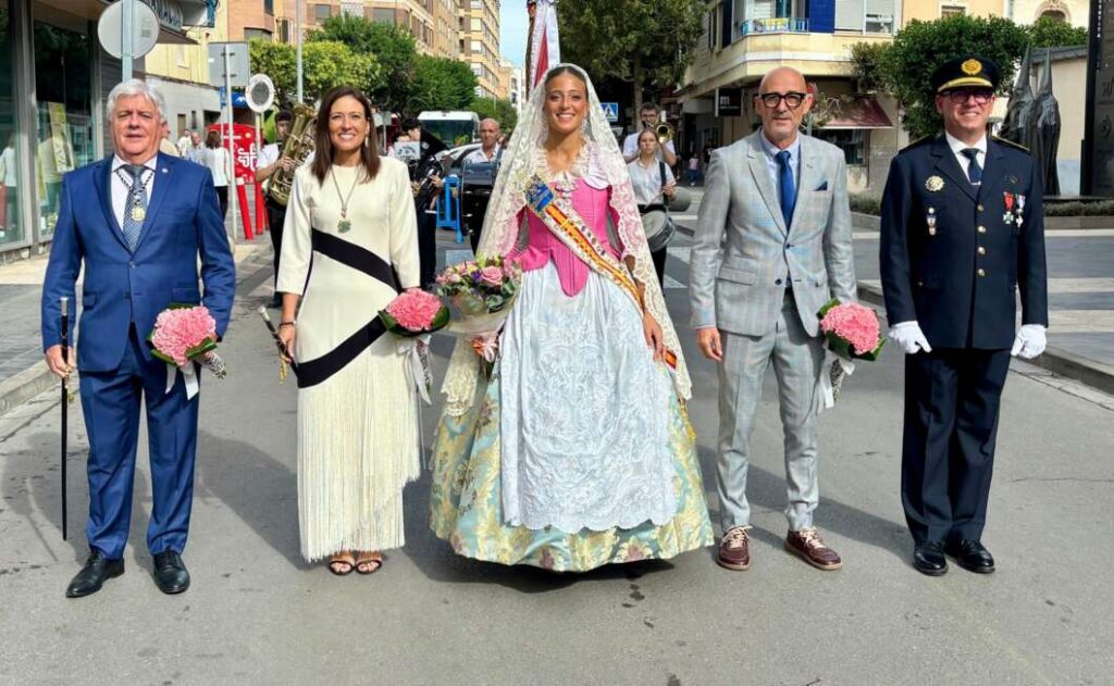 Almassora es bolca amb la Mare de Déu del Roser en el dia gran de les festes