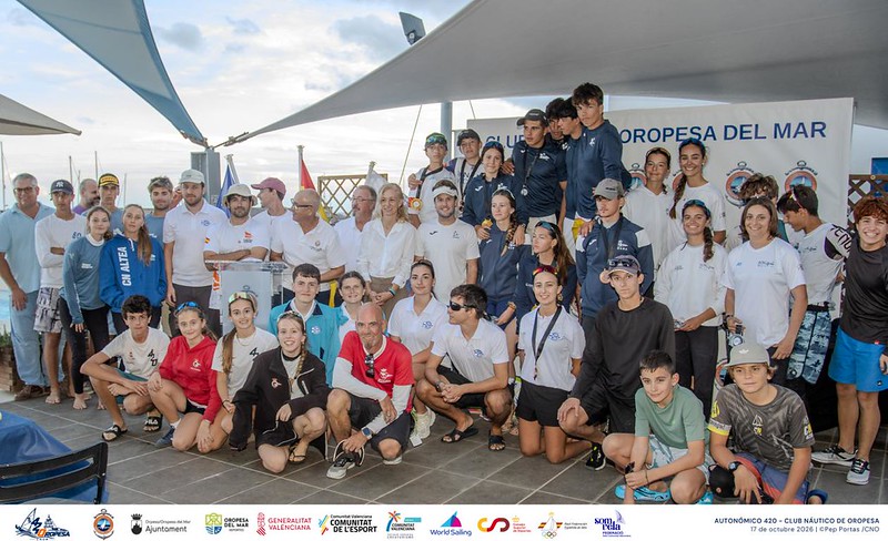 Oropesa reúne a la élite autonómica de vela en la Copa de 420