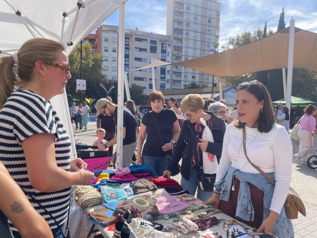 El Grao reúne comercio local y ocio familiar en su mercado outlet