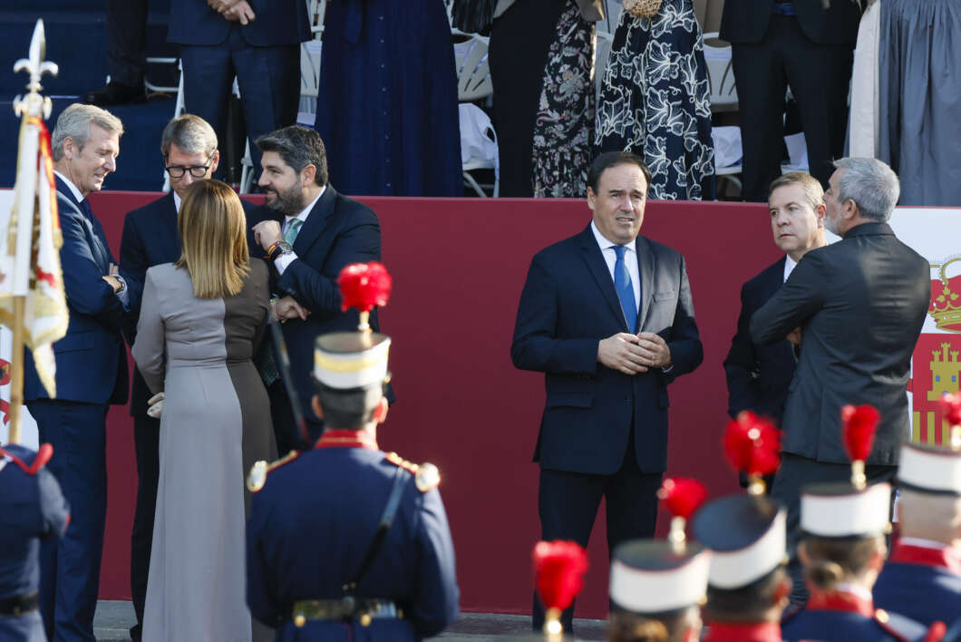 Pérez Llorca participa en los actos del Día de la Fiesta Nacional en Madrid
